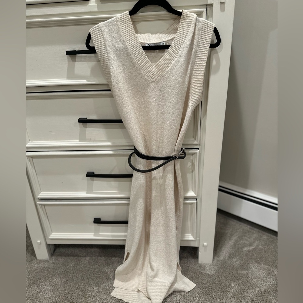 ZARA Minimalist Cream Sleeveless Knit Dress (Black Belt NOT included)